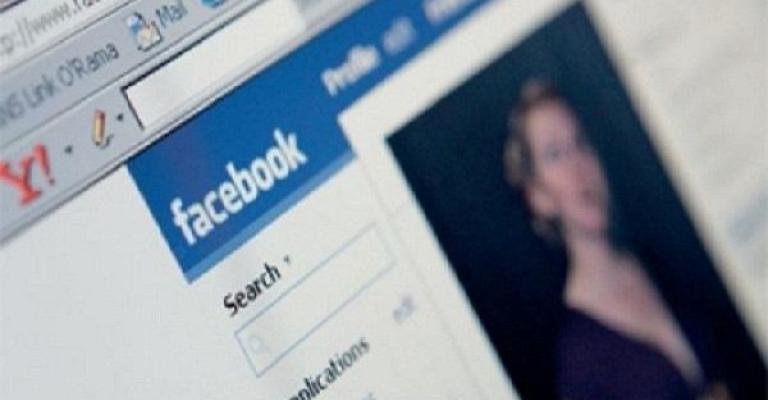 البحث عن شاب هتك عرض فتاة عبر "فيسبوك"