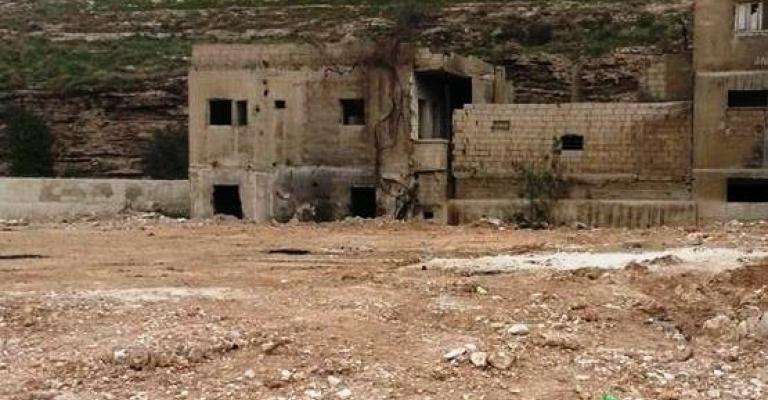 مبان آيلة للسقوط تهدد حياة اهالي المحطة - صوت