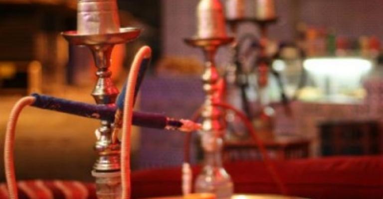 مقترح لتقسيم المقاهي لمنقطة للمدخنين وأخرى لغير المدخنين