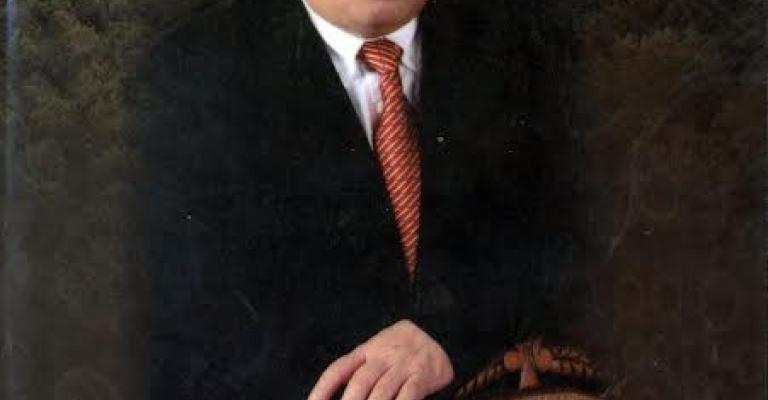 خطاب يوقع " الشمس خلف الغيوم" سيرة حياة