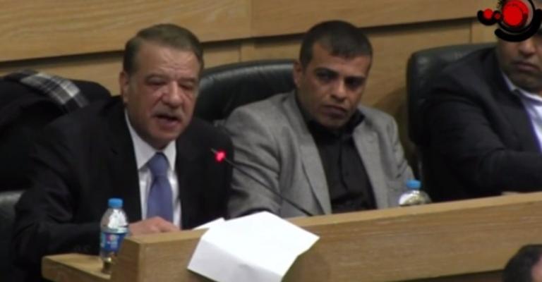 الدغمي والحمارنة يتبادلان الاتهامات بالعمالة تحت القبة- فيديو