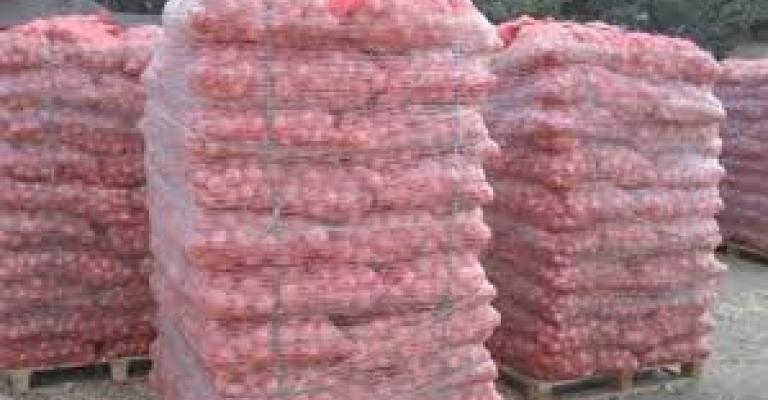 دخول 20 شحنة بصل مستوردة من سوريا ولبنان