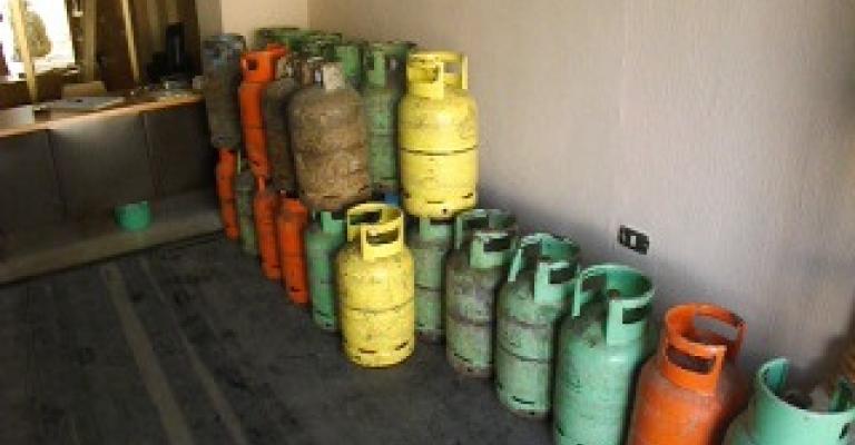 بدء نقل اسطوانات الغاز الهندية الى ميناء العقبة