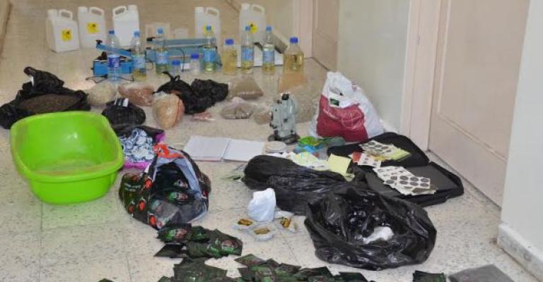 مداهمة شقتين لتصنيع مخدر خطير