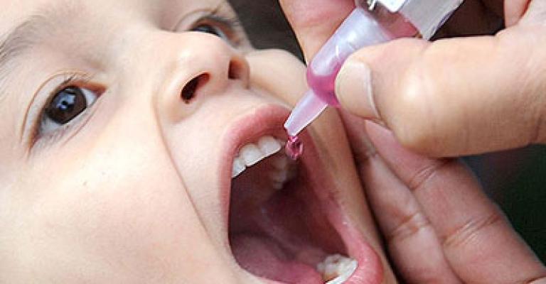 أكثر من 322 ألف طفل يتلقون الجرعة الثالثة لمطعوم شلل الأطفال