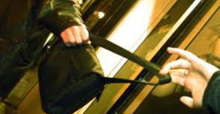 محاولة سرقة تودي بطفل الى العناية المركزة 