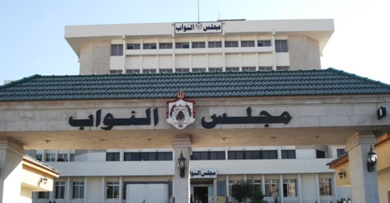 نواب يطالبون بعدم "التورط" بالأزمة السورية