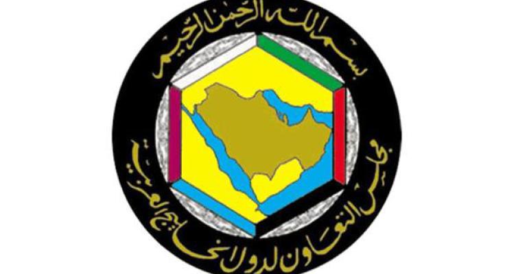 السعودية والإمارات والبحرين تسحب سفرائها من قطر