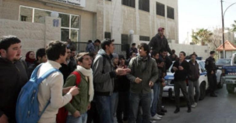 طلبة الدراسة الخاصة: رفع الرسوم حطم أحلامنا- صوت