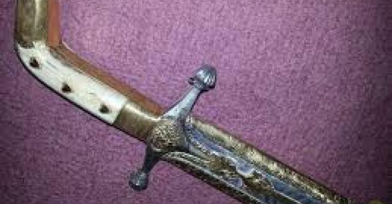 السيف «الماضي» في نقد الماضي