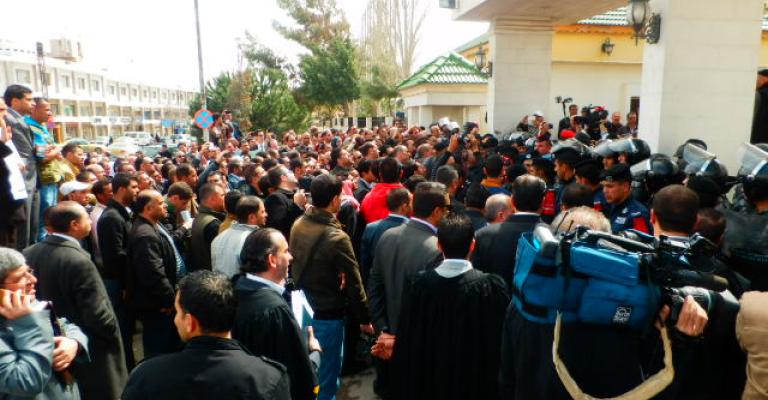 الطراونة يعد بإعادة النظر بمعاهدة وادي عربة 