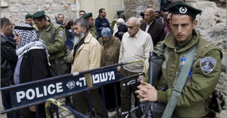 القوات الإسرائيلية تفرض قيودا على دخول الأقصى