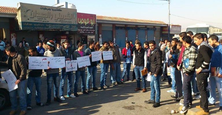وقفة احتجاجية على أزمة المواصلات بآل البيت