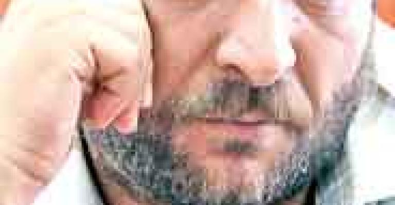 الفرق بيني وبين المسؤول الكبير