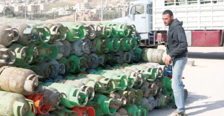 ترحيل الأسطوانات المخالفة للهند خلال يومين ترحيل الأسطوانات المخالفة للهند خلال يومين