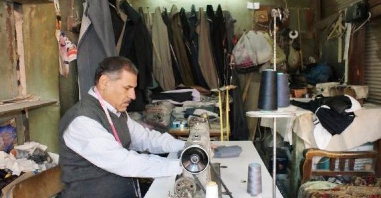 خياطو الزرقاء في مهب الريح