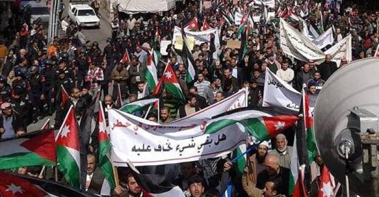 منع وصول مسيرة "كرامة شعب" إلى المدرج الروماني