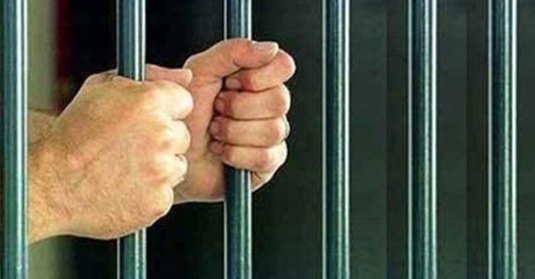 الاشغال الشاقة لعشريني قتل شقيقته المراهقة