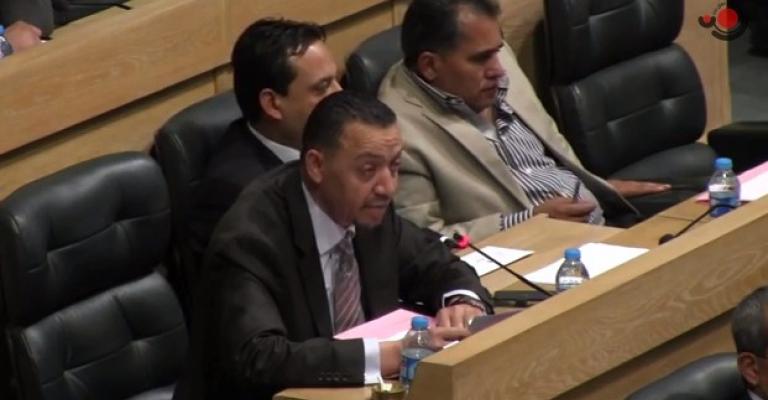 الدميسي يعتذر للنواب 