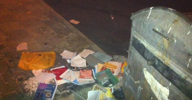 لماذا يحرق بعض الطلبة الكتب نهاية الفصل الدراسي ؟ 