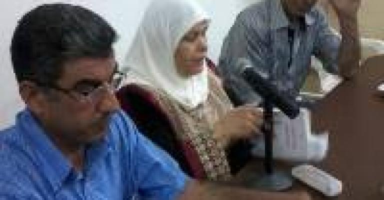 الشاعرة الصيفي توقّع "وردة الغياب" الشاعرة الصيفي توقّع "وردة الغياب"