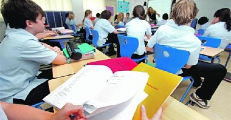 صراع "التربية" والمدارس الخاصة .. التنظيم والقوانين في وجه المال