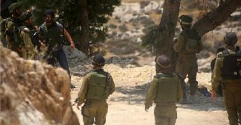 الاحتلال يشدد الخناق على الخليل ويشن حملة اعتقالات