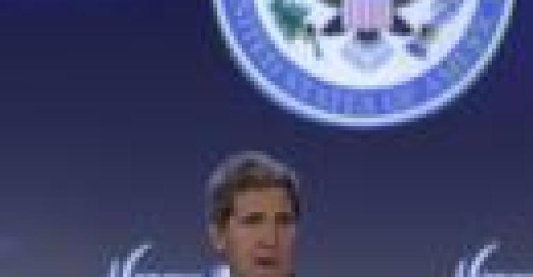 كيري: الضربات الجوية أحد الخيارات بالعراق