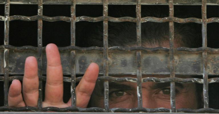 اعتقالات الضفة تضاعف عدد الأسرى الفلسطينيين