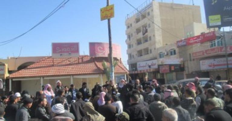 معان: محتجون يطالبون برحيل النسور والمجالي