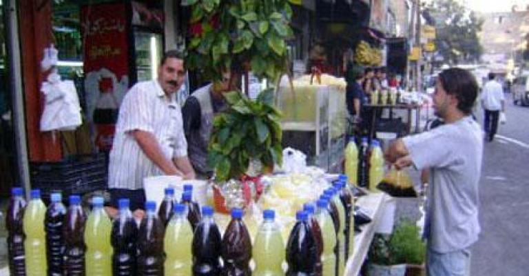 حماية المستهلك تحذر من العصائر المعروضة على الطرقات في رمضان حماية المستهلك تحذر من العصائر المعروضة على الطرقات في رمضان