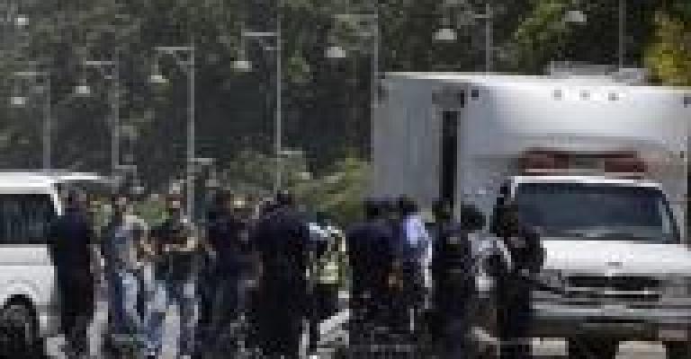 مصر: مقتل ضابطين وإصابة رجال شرطة بانفجارين مصر: مقتل ضابطين وإصابة رجال شرطة بانفجارين