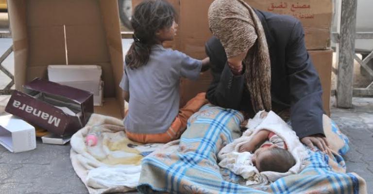 متسولة في احدى شوارع العاصمة عمّان - عدسة : عبدالرحيم العرجان متسولة في احدى شوارع العاصمة عمّان - عدسة : عبدالرحيم العرجان