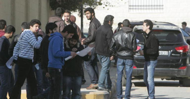 "المعلمين": قرارات "التربية" حول التوجيهي "انفرادية"