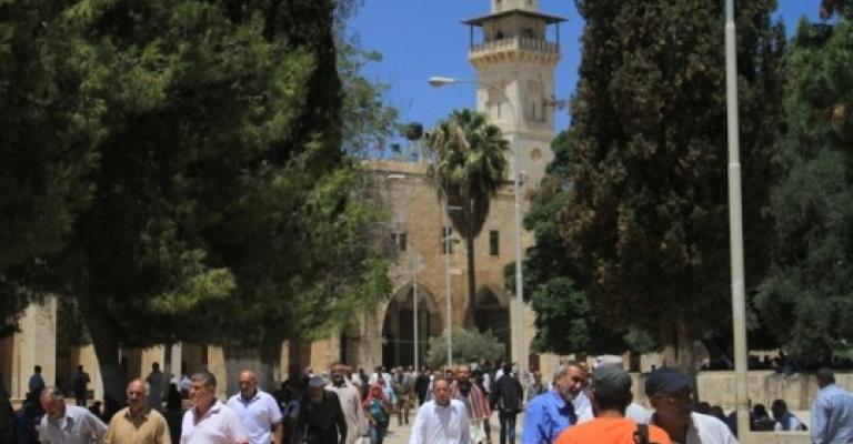 الاحتلال الإسرائيلي يحرم الآلاف من أداء صلاة الجمعة اليتيمة في الأقصى