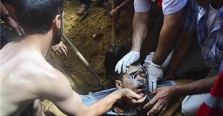 مع دخول الهدنة- انتشال جثامين 6 الشهداء ومنع الطواقم من دخول خزاعة