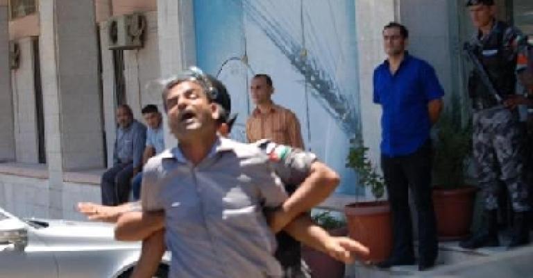 اعتصام تضامني مع السنيد امام الرئاسة بعد منع زيارته أو تكفيله