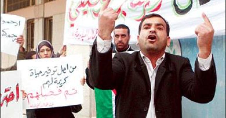 هيئة التضامن مع السنيد تهدد باتخاذ خطوات تصعيدية هيئة التضامن مع السنيد تهدد باتخاذ خطوات تصعيدية