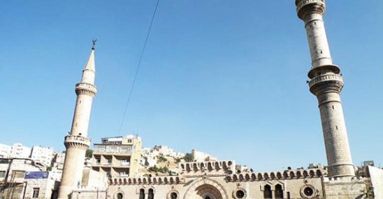 الازقة والمساجد ملاذ المضطرين مع نقص المراحيض العامة بالزرقاء