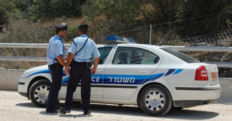 شرطة الاحتلال تعتقل فتى فلسطيني في القدس شرطة الاحتلال تعتقل فتى فلسطيني في القدس