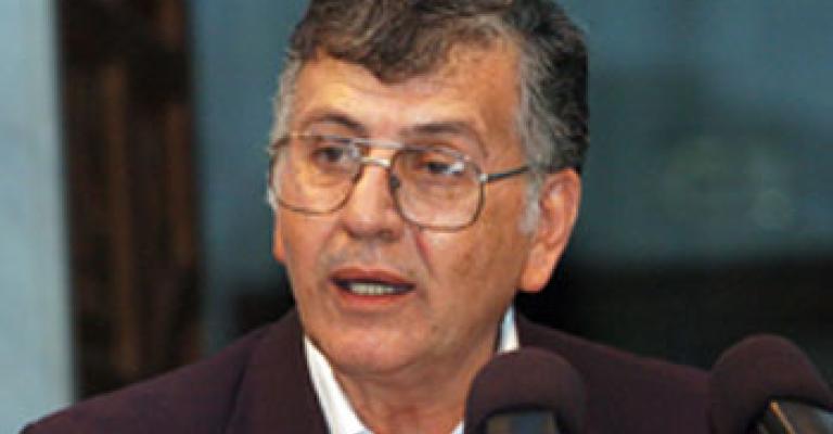 الزرقاء تنعى ابنها سميح القاسم "شاعر الثورة والمقاومة"