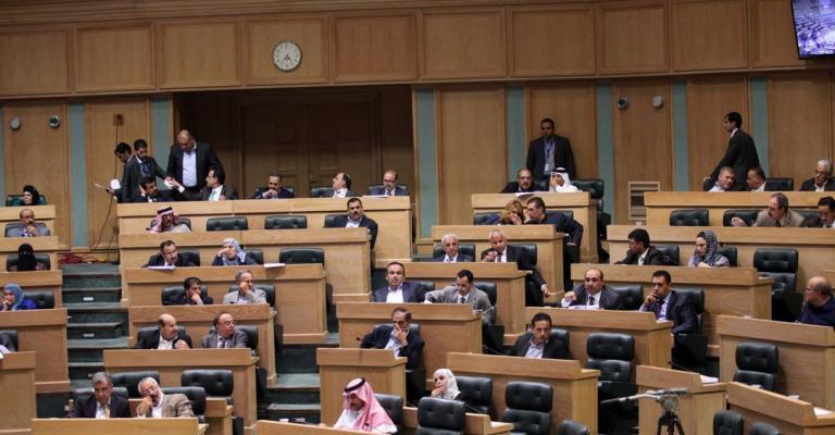 جدل نيابي حول شمول بيع العقارات في "ضريبة الدخل"