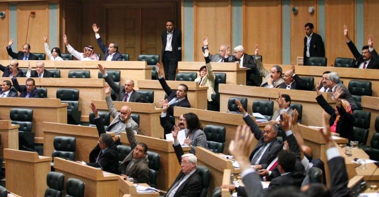 فشل مقترح نيابي بشمول مخصصات الملك بالضريبة