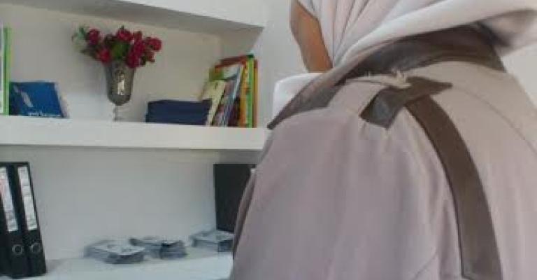 أسيرة الزنزانة.. اعتقلها المجتمع