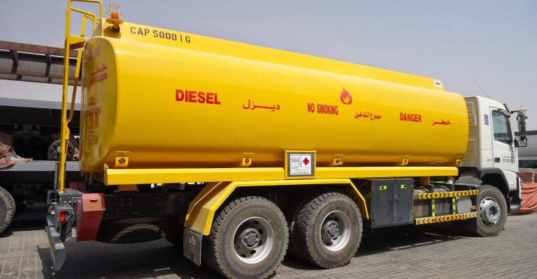 صهاريج محروقات تبيع الهواء