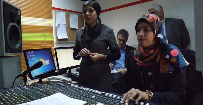 محرر الغارديان: "سوريون بيننا" على راديو البلد نقلة في الأخبار الجيدة 