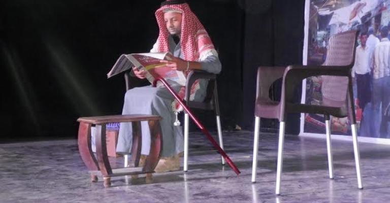 مشهد لطفل سوري من مسرحية "رسالة من مخيم الزعتري" / تصوير أغيد محمد