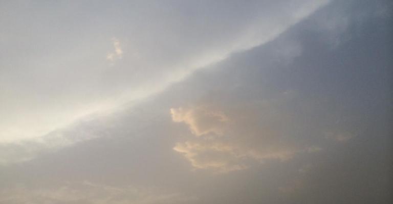 طقس مغبر وكتلة قطبية شديدة البرودة