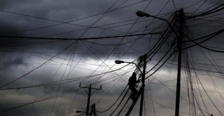 الكهرباء الأردنية تعالج 10 آلاف عطل كهربائي من أصل 11 ألف