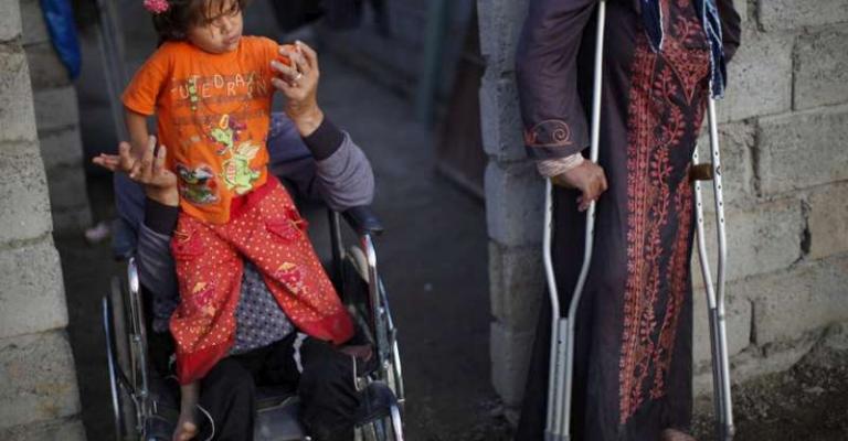 ذوو الاحتياجات في "الزعتري"... بين نقص الخدمات والدخلاء على المهنة